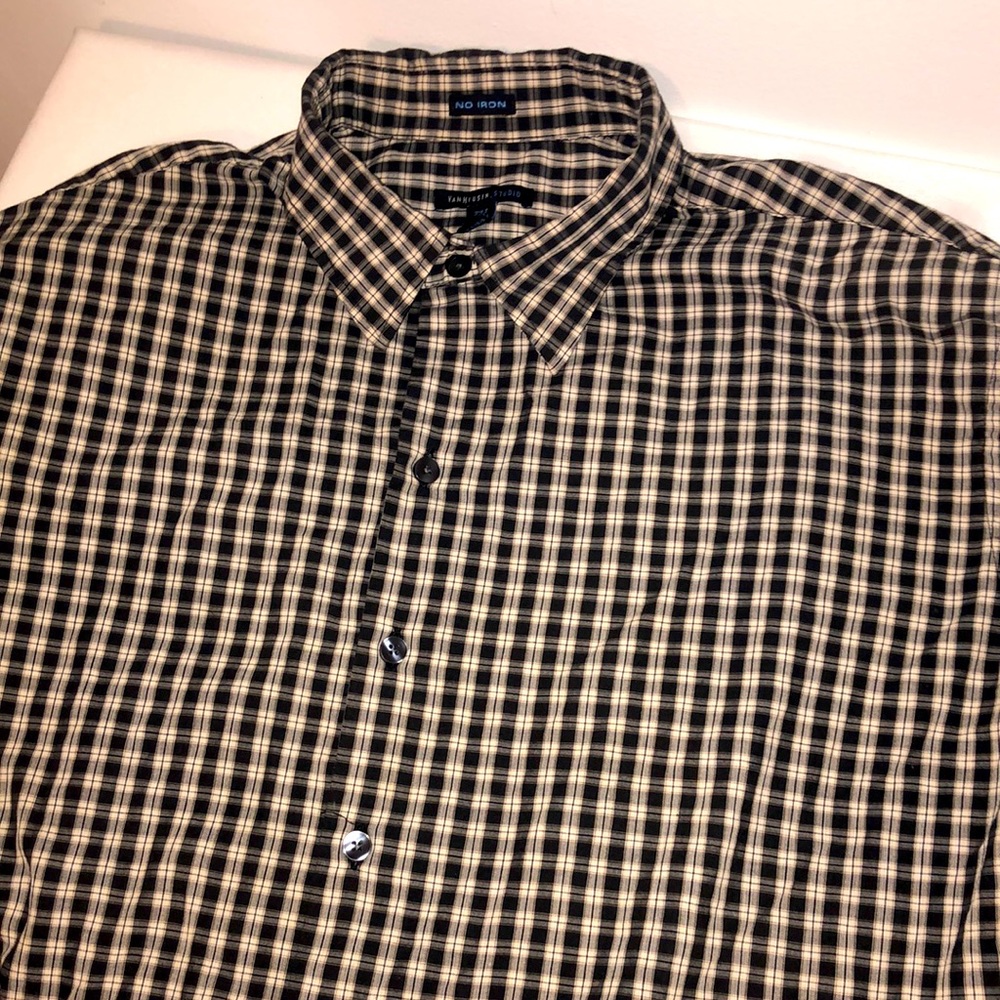 VANHEUSEN STUDIO 2XL NO IRON BUTTON DOWN SHORT SLEEVE
